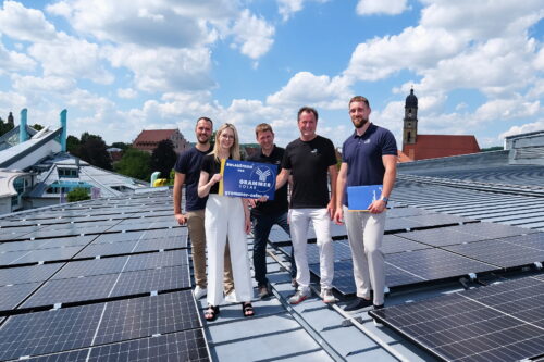 Photovoltaikanlage Amberger Congress Centrum – Übergabe der Solaranlage auf dem Dach des ACC